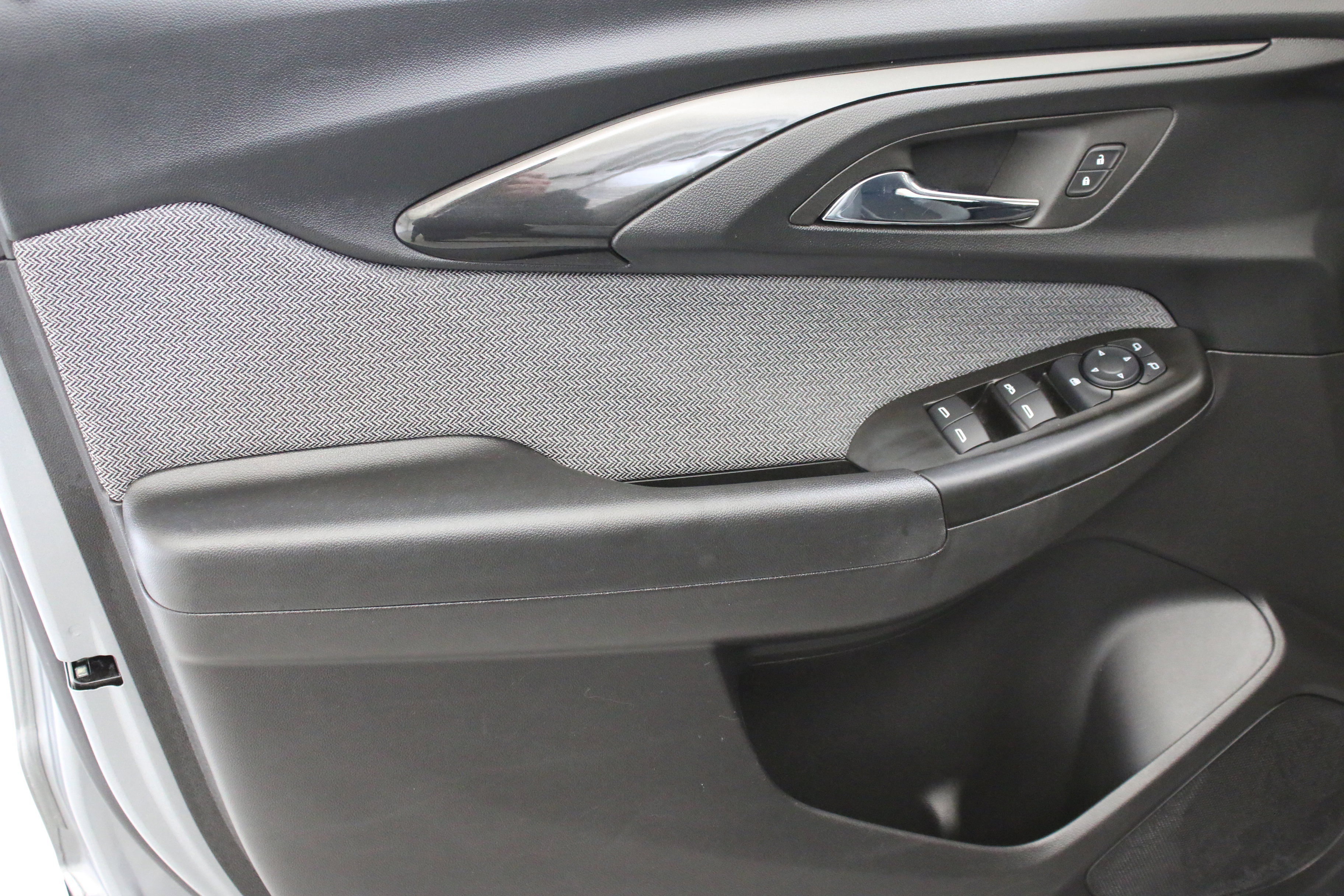 Used 2023 Chevrolet TrailBlazer LT image 39