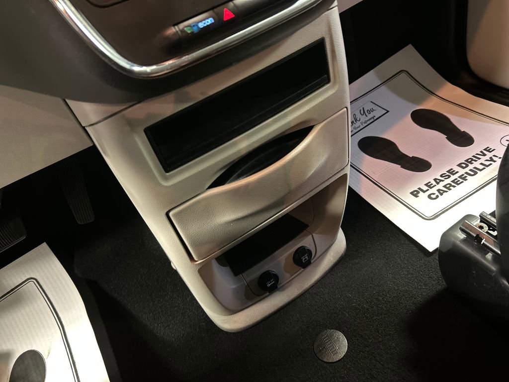 Used 2018 Dodge Grand Caravan SE image 20