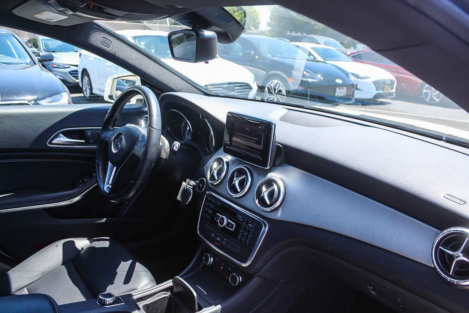 Used 2014 Mercedes-Benz CLA 250 image 21