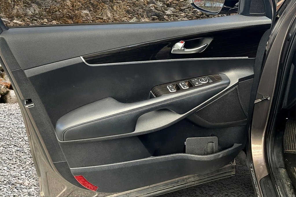 Used 2019 Kia Sorento LX image 20