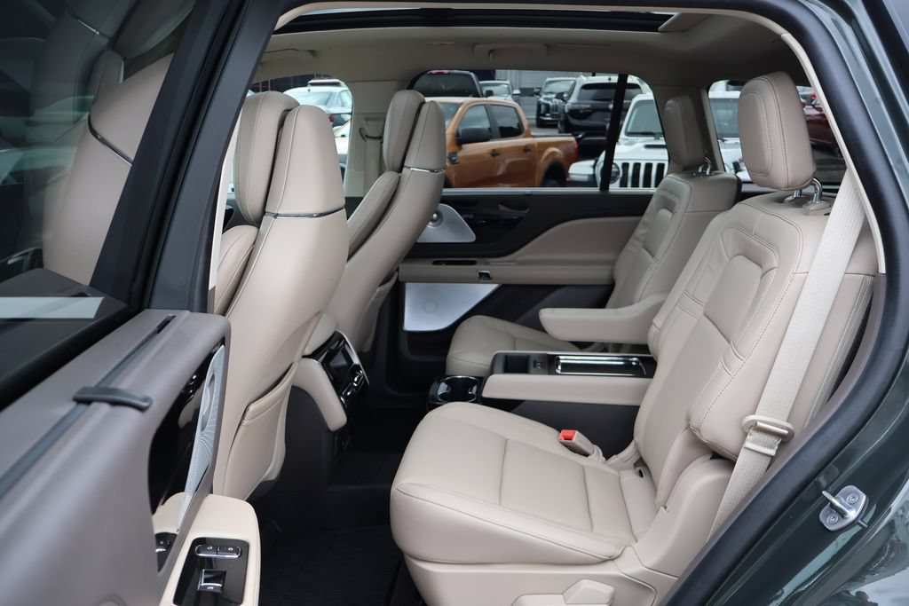 Used 2023 Lincoln Aviator Reserve w/ Equipment Group 201A AWD/4WD image 21