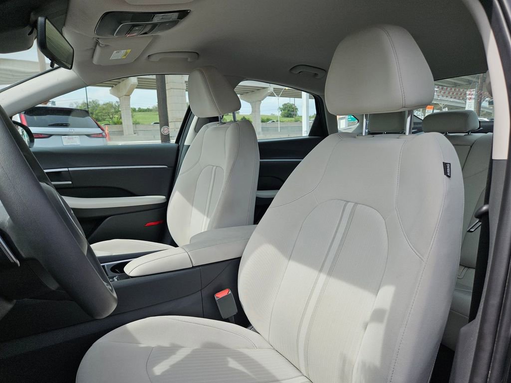 Used 2025 Hyundai Sonata SEL FWD image 16
