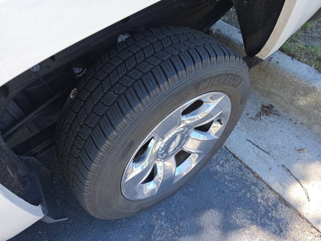Used 2018 Chevrolet Silverado 1500 LTZ w/ Sport Package AWD/4WD image 4