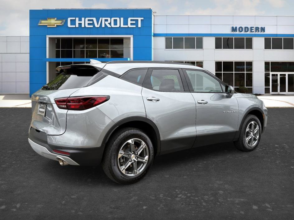 Used 2024 Chevrolet Blazer LT w/ Convenience Package FWD image 5