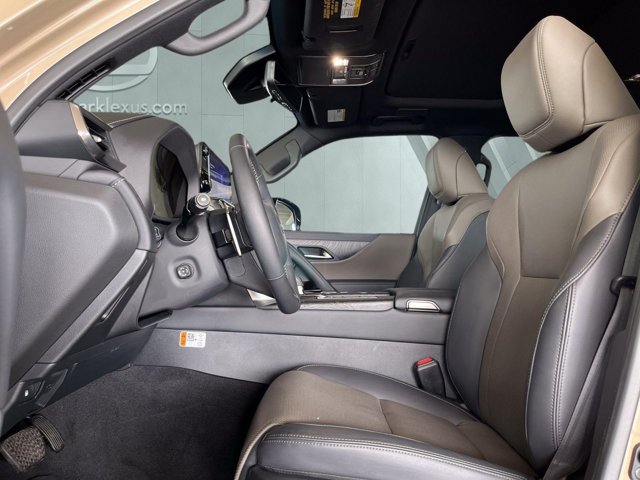 Certified 2025 Lexus LX 700h Overtrail AWD/4WD image 7