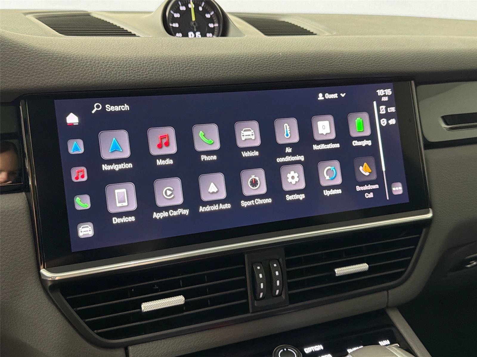 Certified 2022 Porsche Cayenne E-Hybrid AWD/4WD image 21