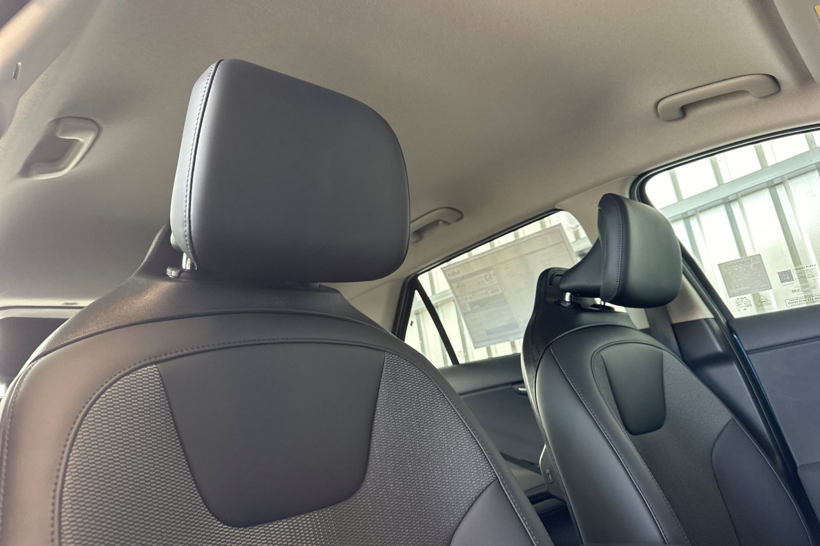 New 2026 Kia Niro EX FWD image 17
