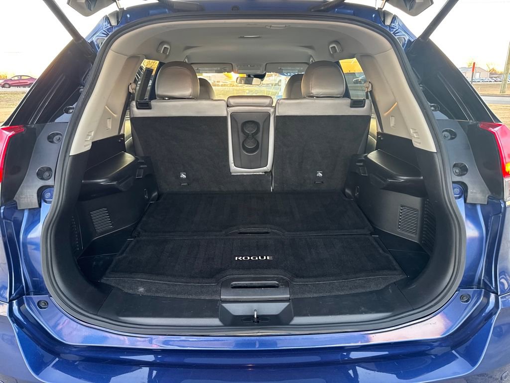 Used 2020 Nissan Rogue SV w/ Premium Package image 7