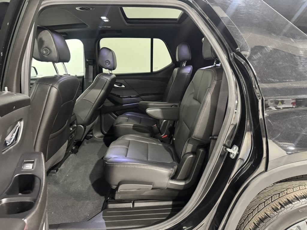 Used 2023 Chevrolet Traverse RS AWD/4WD image 19