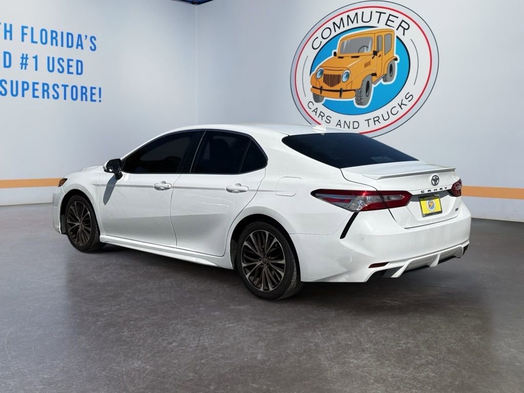 Used 2020 Toyota Camry SE w/ Convenience Package image 4