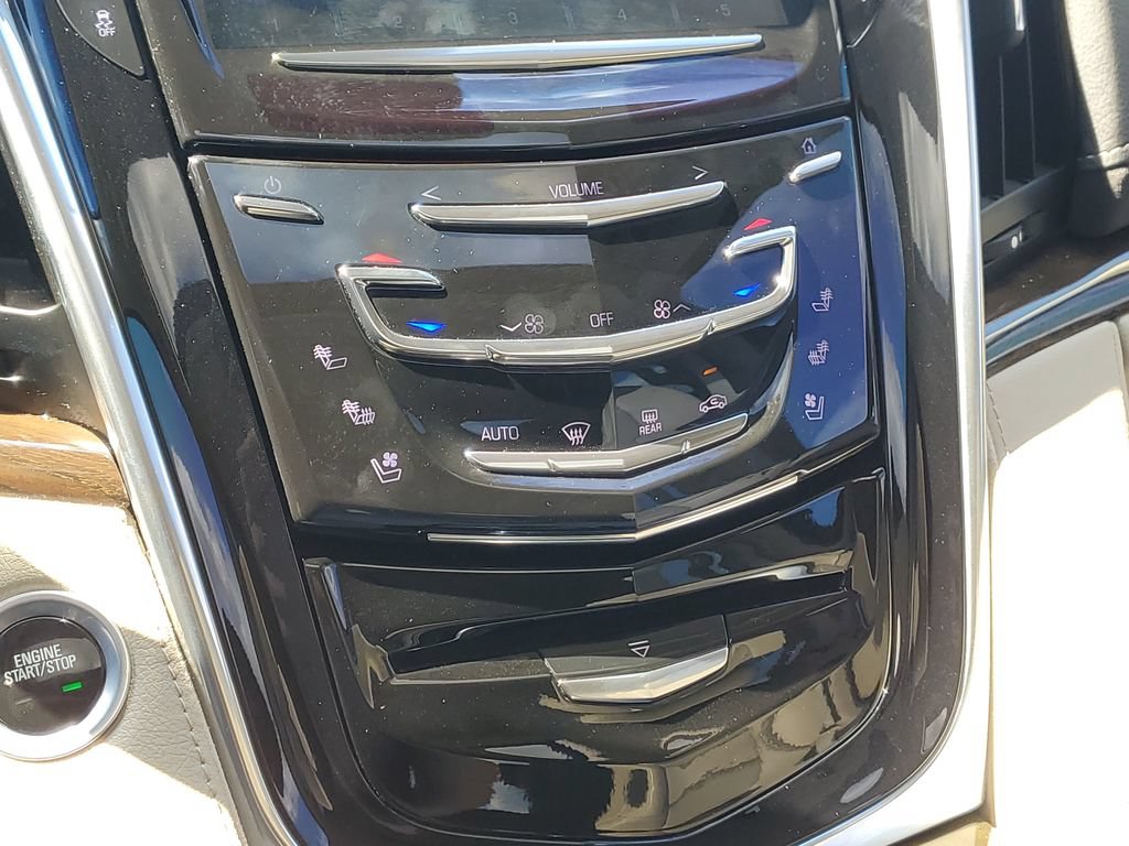 Used 2018 Cadillac Escalade Premium Luxury AWD/4WD image 32