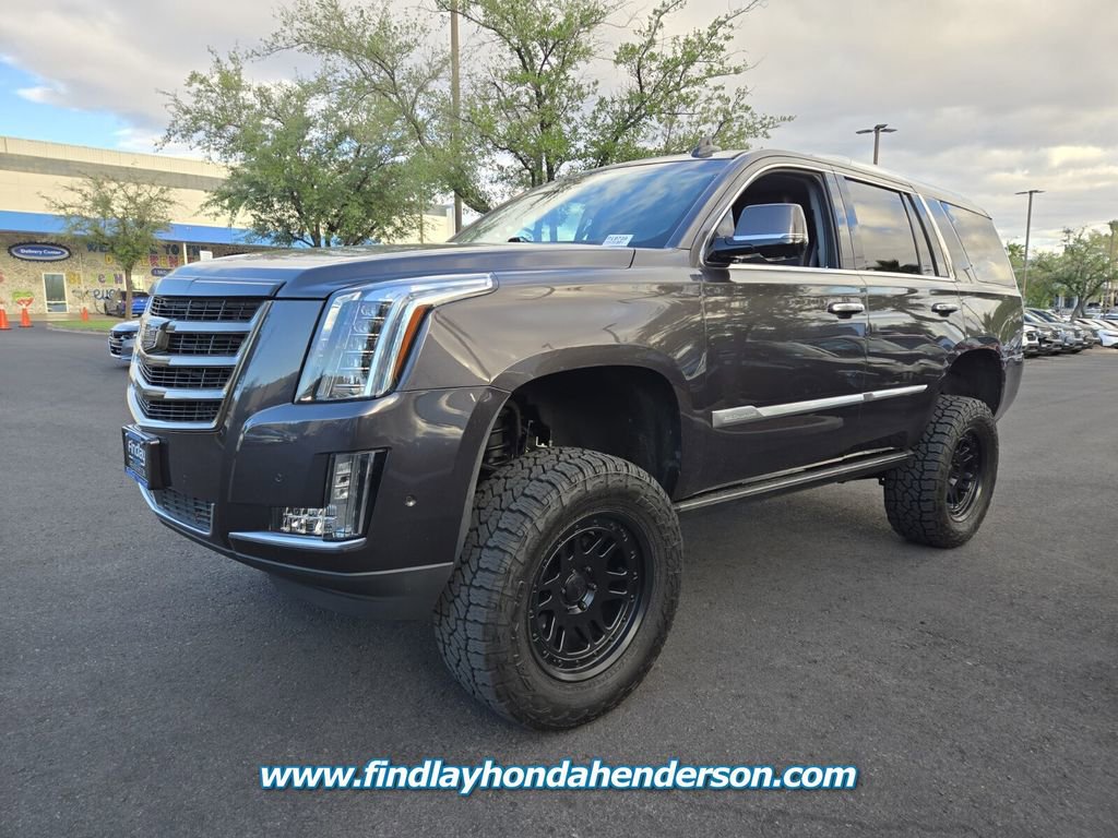 Used 2017 Cadillac Escalade Premium Luxury RWD image 2