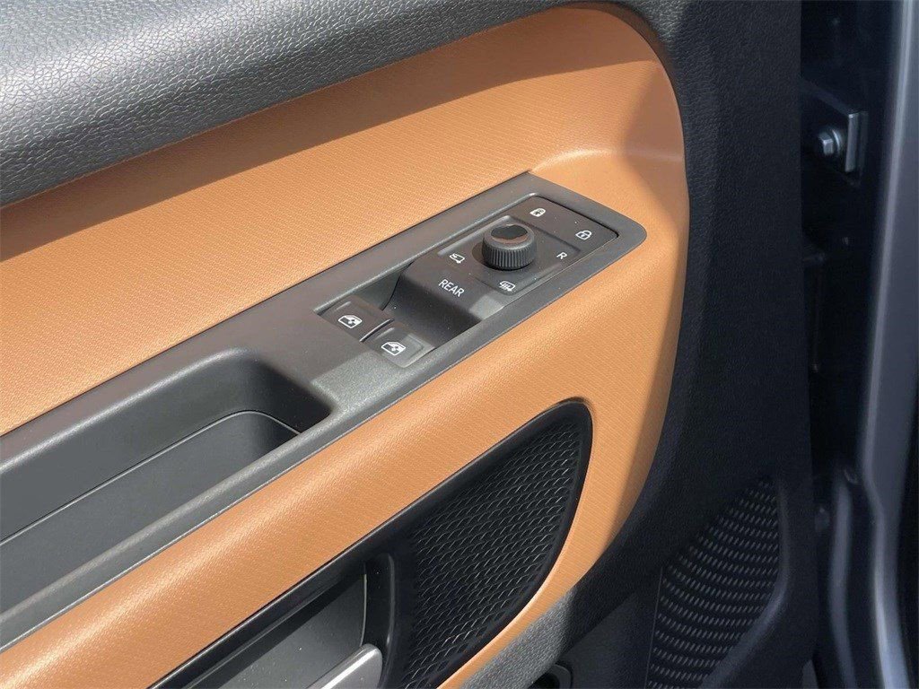 New 2025 Volkswagen ID. Buzz Pro S RWD image 19