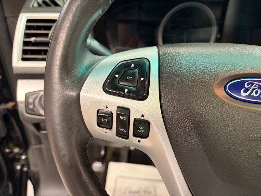 Used 2015 Ford Explorer XLT w/ Equipment Group 202A AWD/4WD image 16