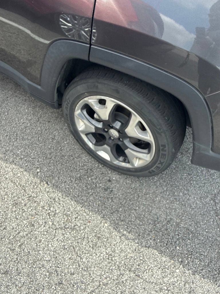 Used 2019 Jeep Compass Limited FWD image 9