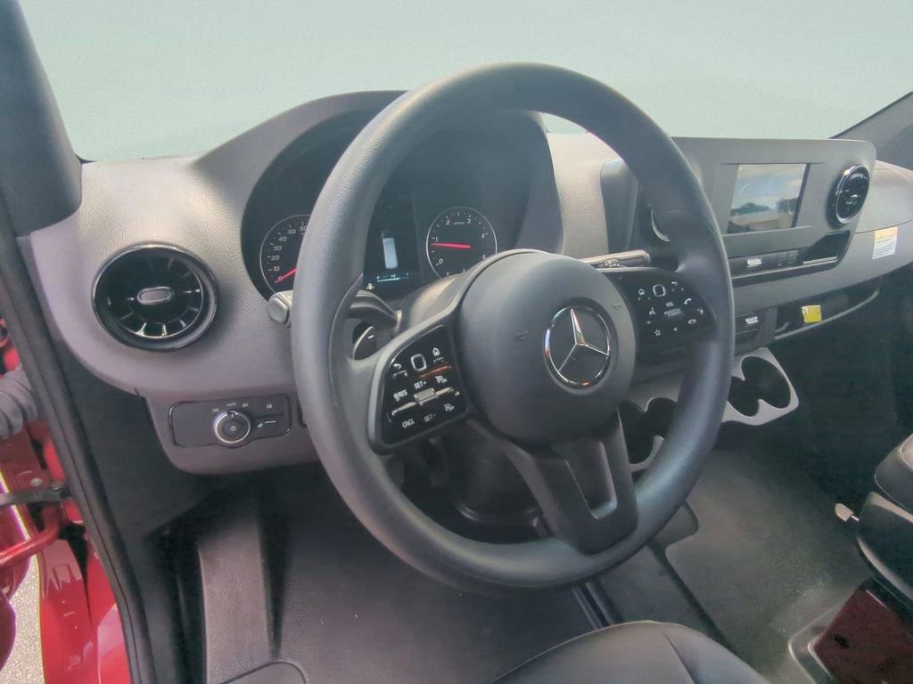 Used 2024 Mercedes-Benz Sprinter 2500 image 13