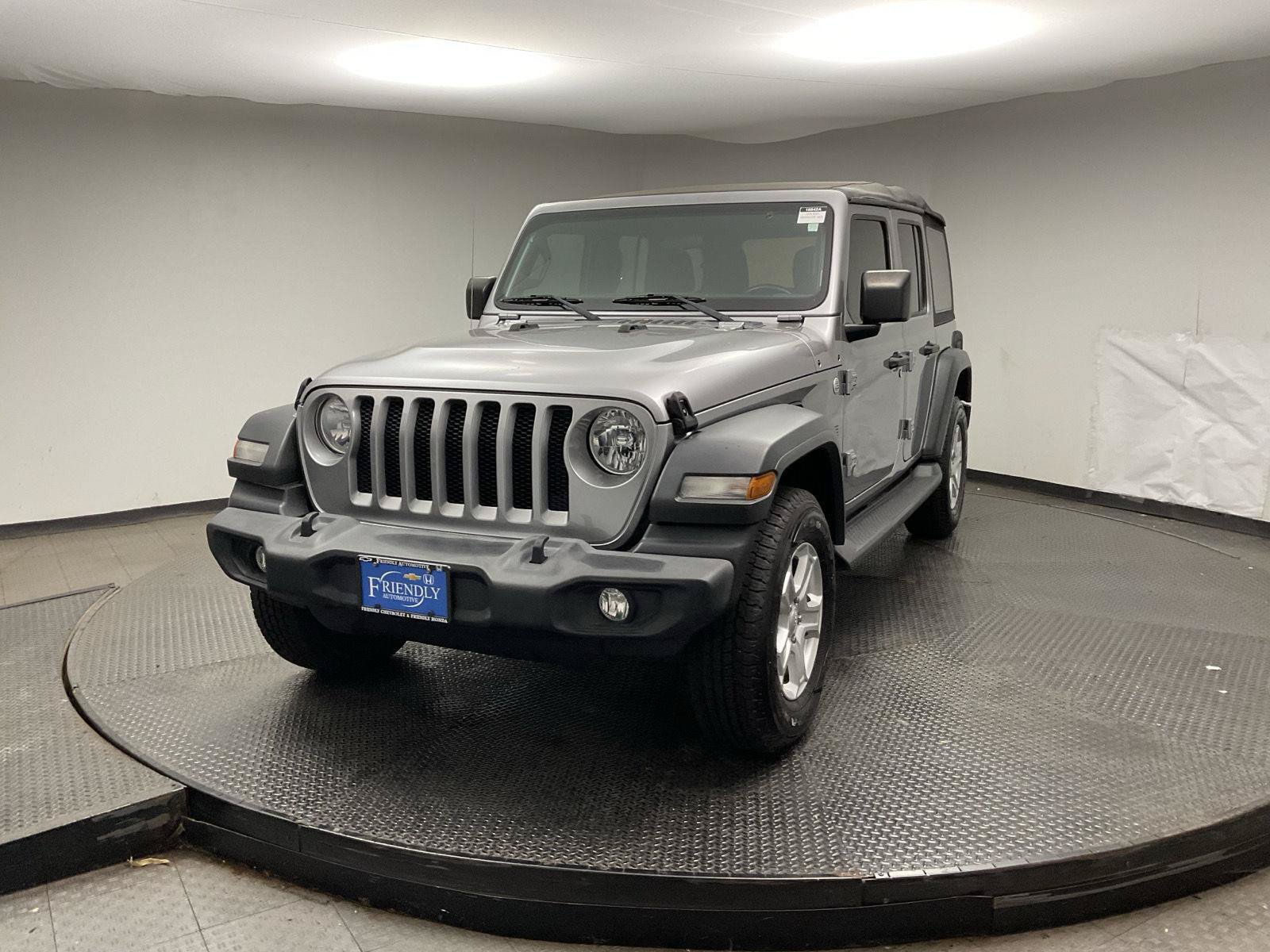 Used 2018 Jeep Wrangler Unlimited Sport S AWD/4WD image 3