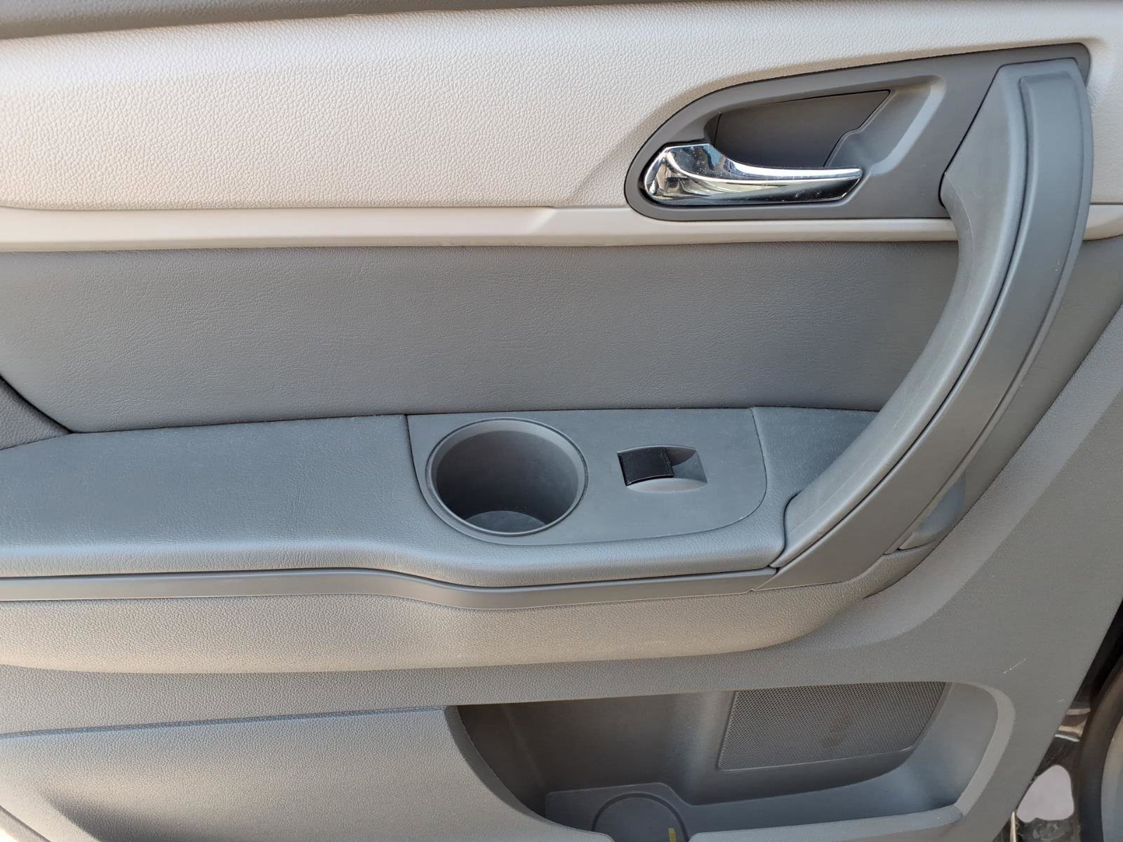 Used 2017 Chevrolet Traverse LT w/ Style and Technology Package FWD image 10