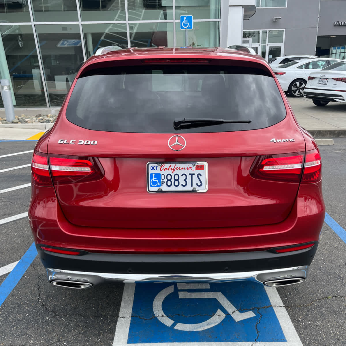 Used 2017 Mercedes-Benz GLC 300 4MATIC image 10