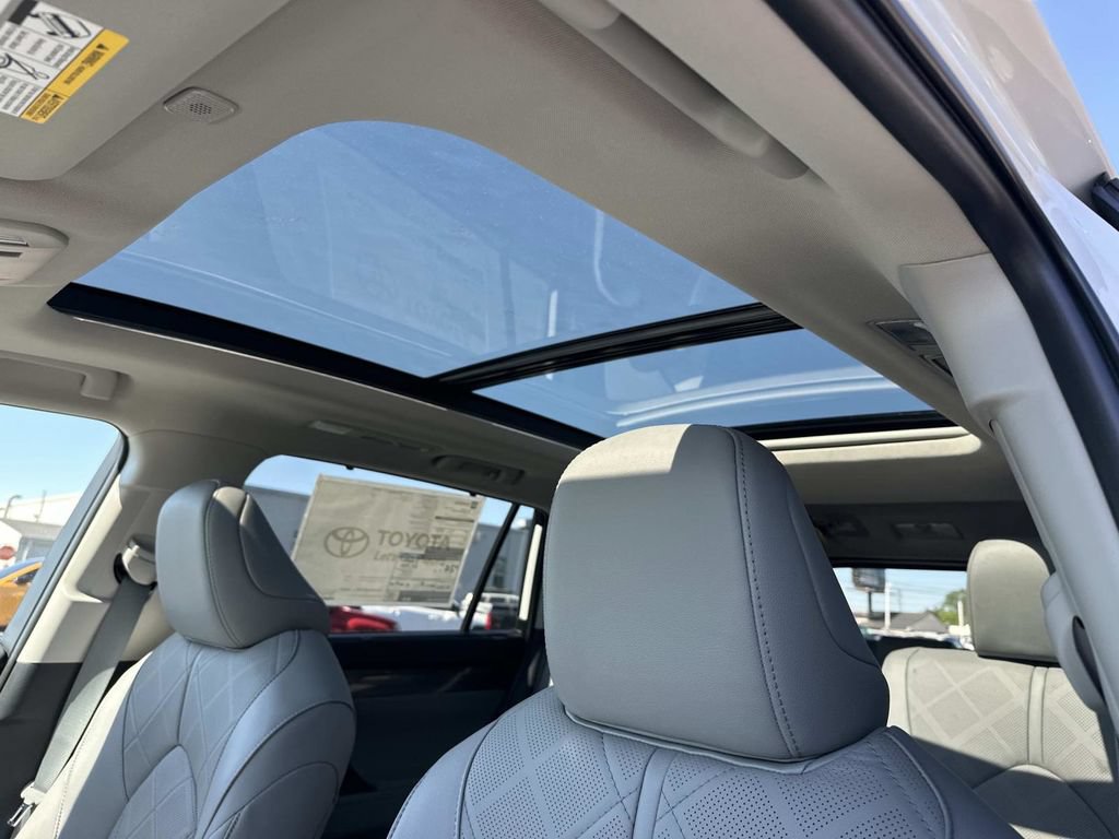 New 2026 Toyota Highlander Platinum AWD/4WD image 20