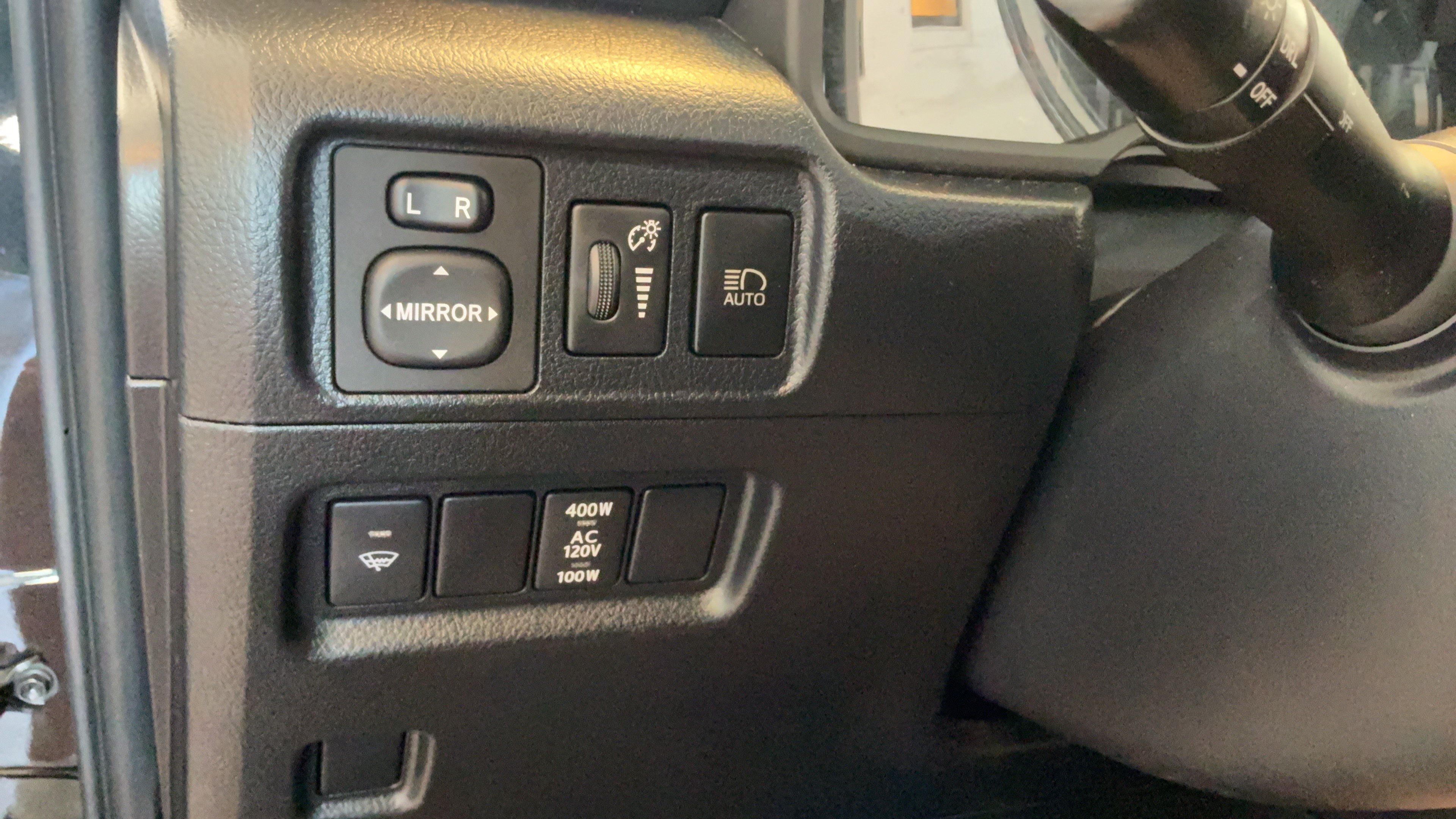 Used 2020 Toyota 4Runner SR5 AWD/4WD image 20