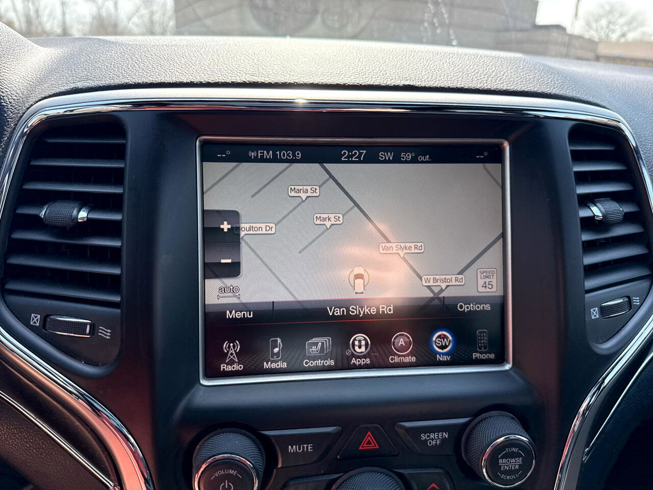 Used 2018 Jeep Grand Cherokee Limited w/ Luxury Group II image 17