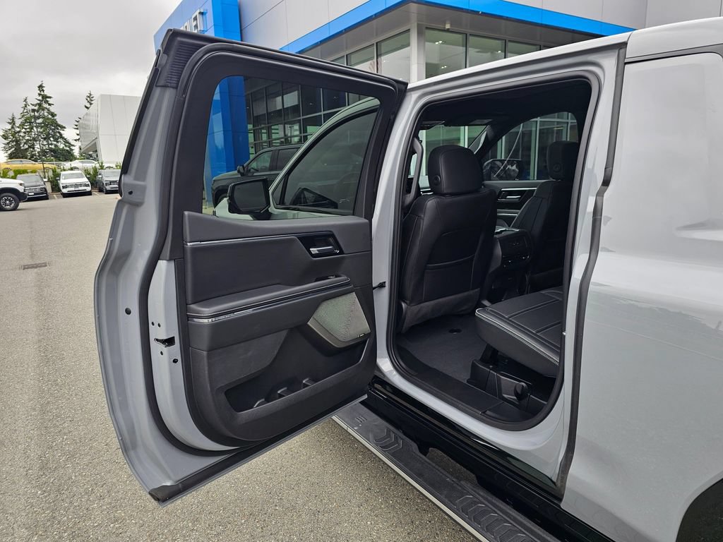 Used 2025 GMC Sierra EV Denali AWD/4WD image 16