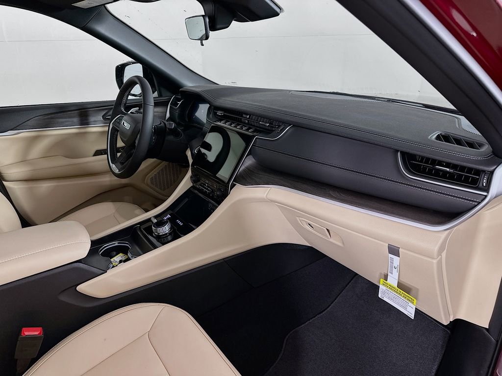 New 2025 Jeep Grand Cherokee L Limited image 39