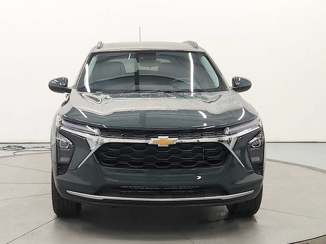 New 2026 Chevrolet Trax LT w/ LT Convenience Package FWD image 2