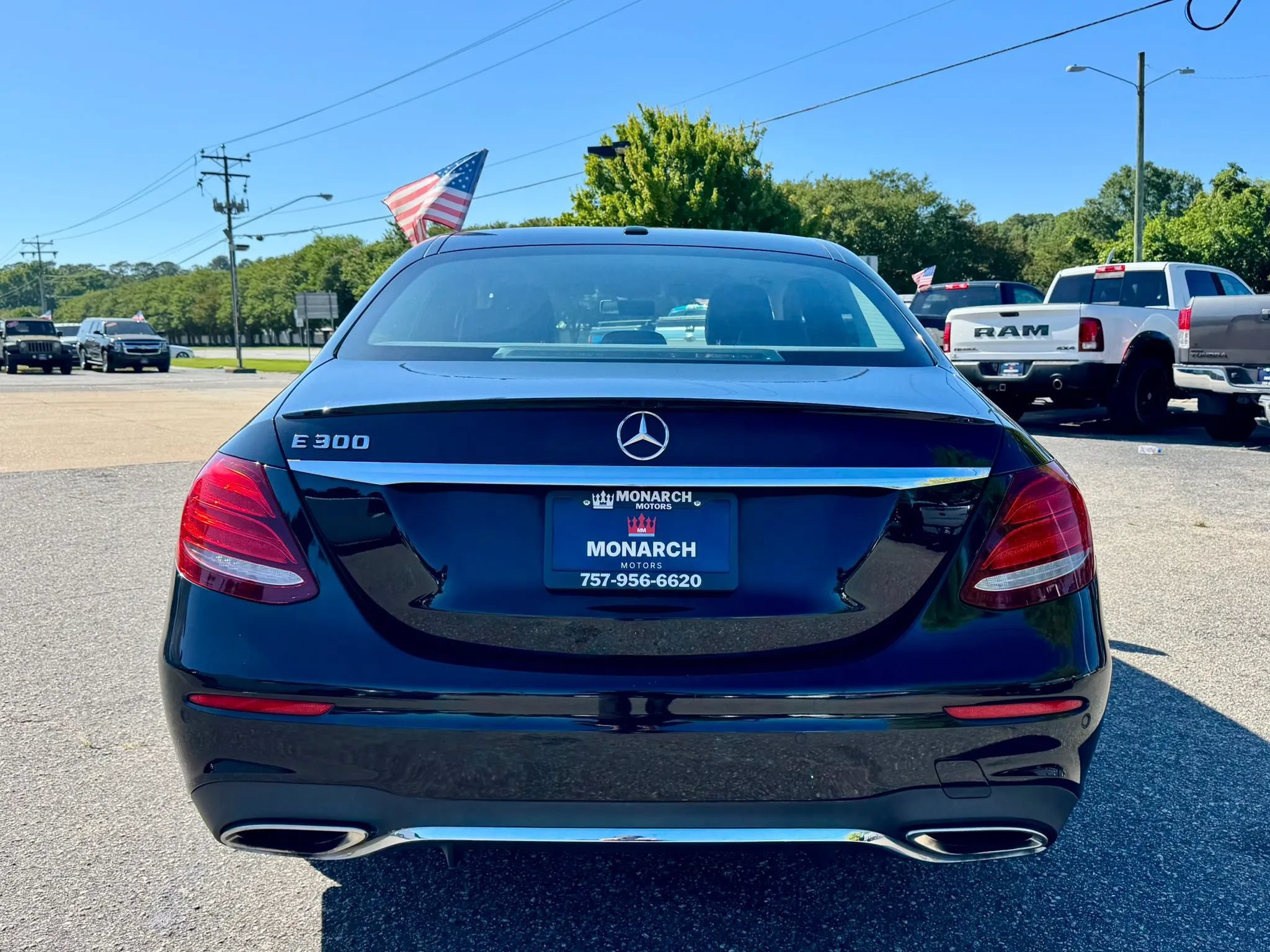Used 2017 Mercedes-Benz E 300 image 4
