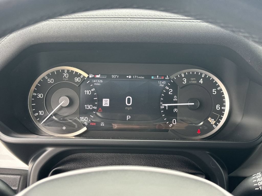 Used 2023 Land Rover Defender 90 X-Dynamic SE AWD/4WD image 24