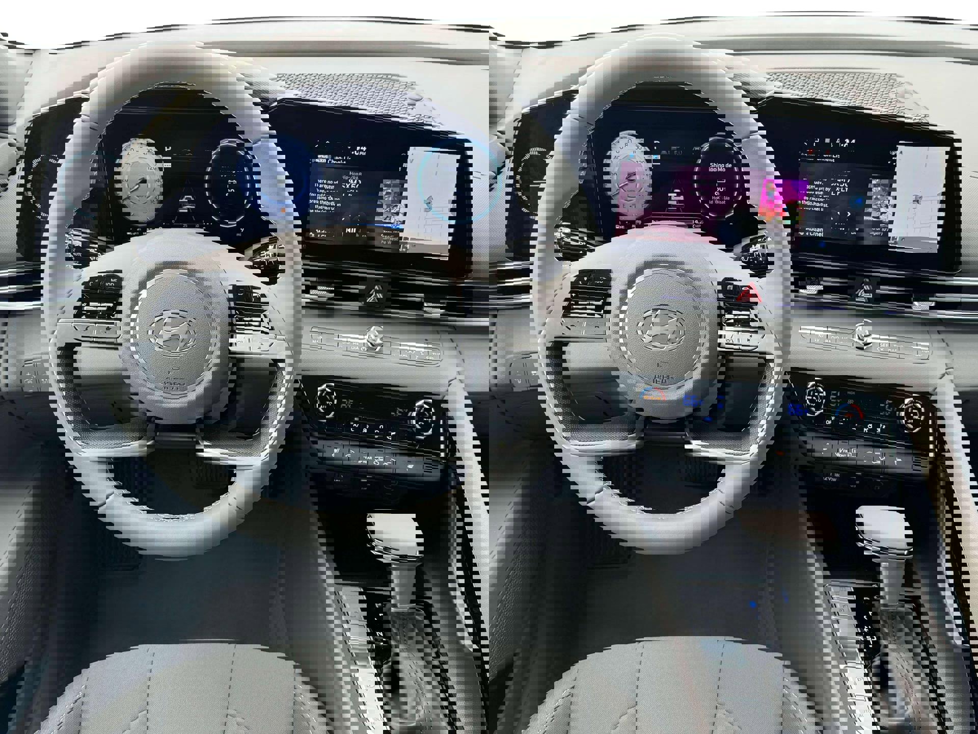 New 2025 Hyundai Elantra SEL image 17