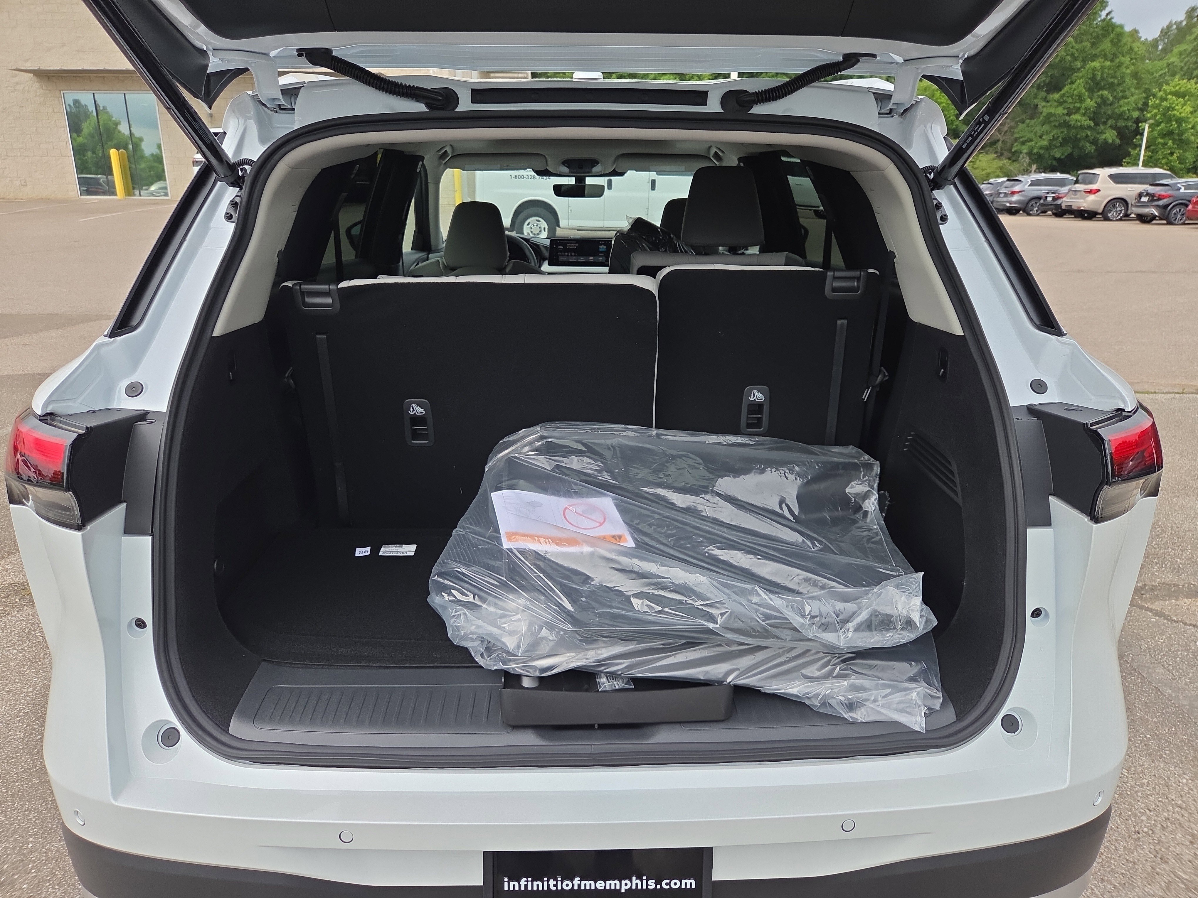 New 2027 INFINITI QX60 Luxe w/ Cargo Package AWD/4WD image 9