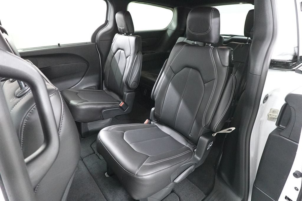 New 2026 Chrysler Pacifica Select w/ S Appearance Package FWD image 26