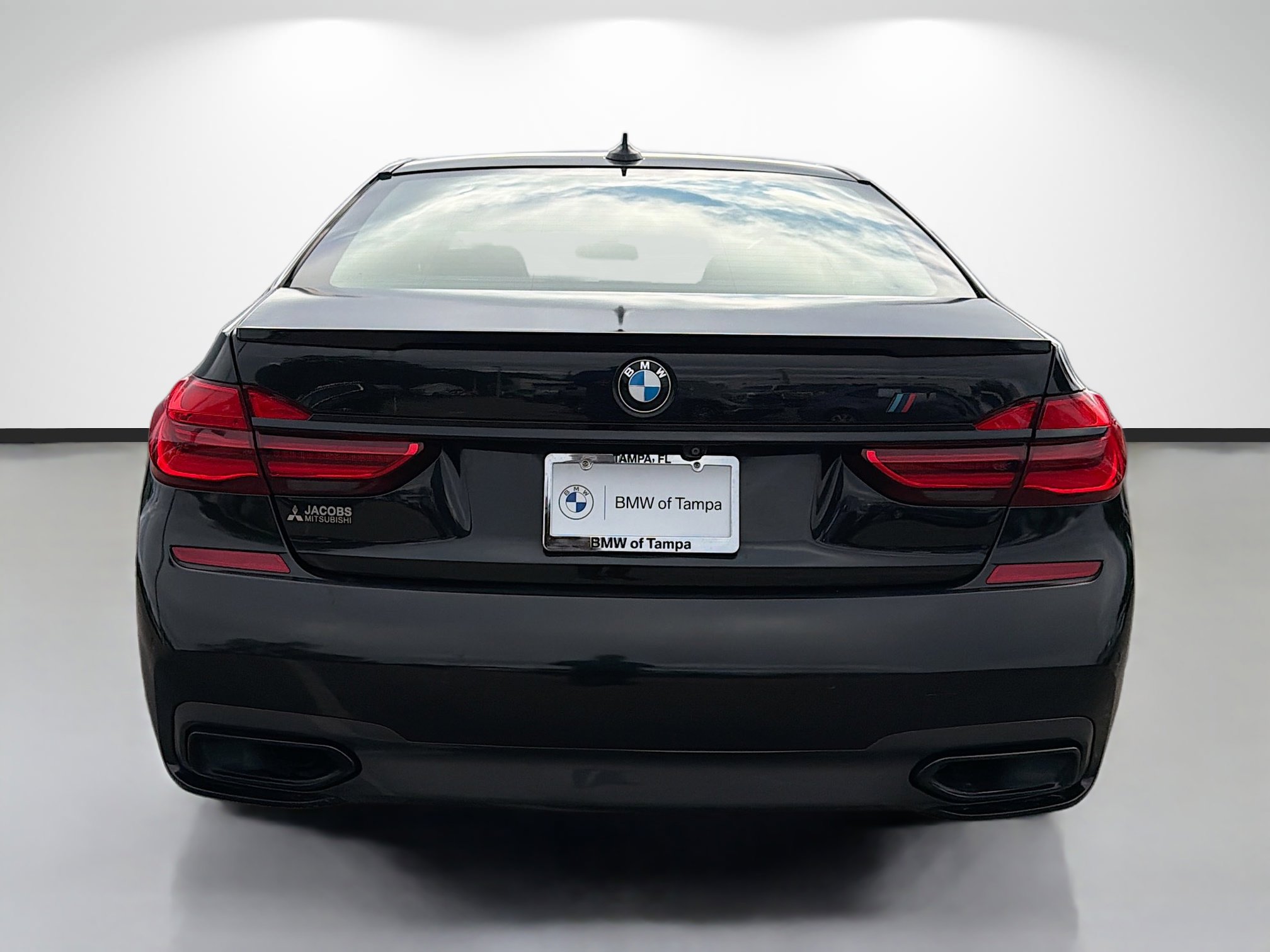 Used 2019 BMW 740i 740i w/ M Sport Package image 4