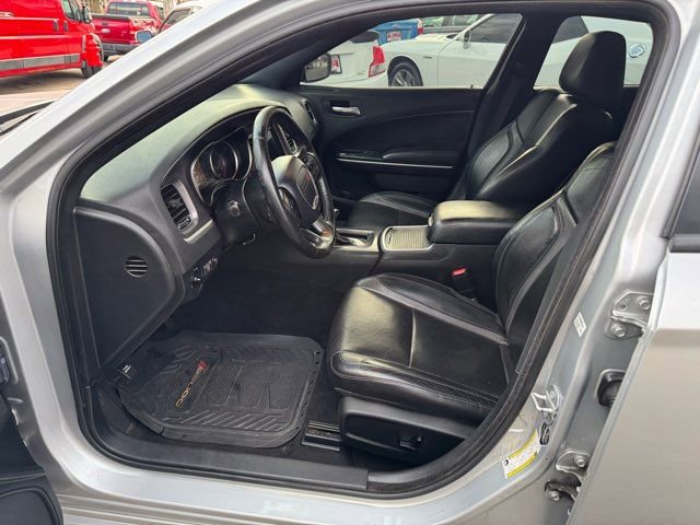 Used 2020 Dodge Charger SXT w/ Leather Interior Group RWD image 9