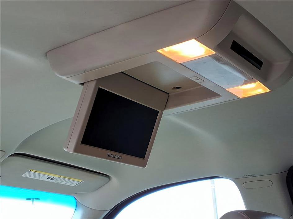 Used 2012 GMC Yukon SLT w/ SLT-2 Equipment Package image 12