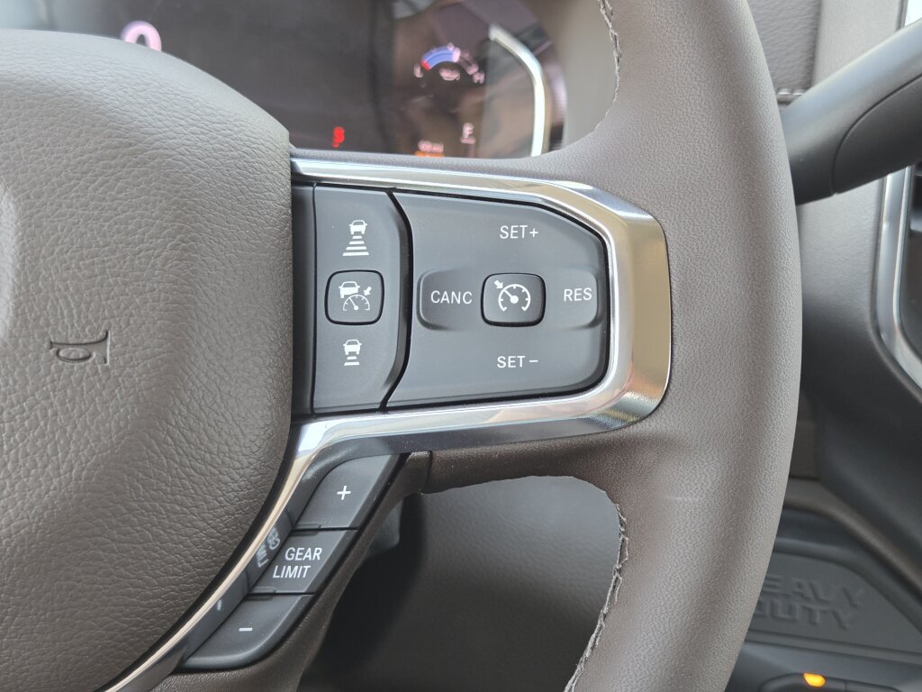 New 2026 RAM 2500 Laramie AWD/4WD image 19