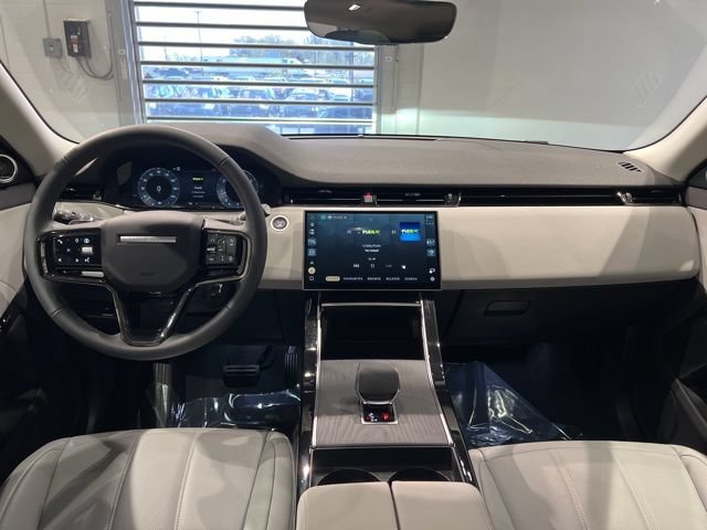 Used 2025 Land Rover Range Rover Evoque S AWD/4WD image 34