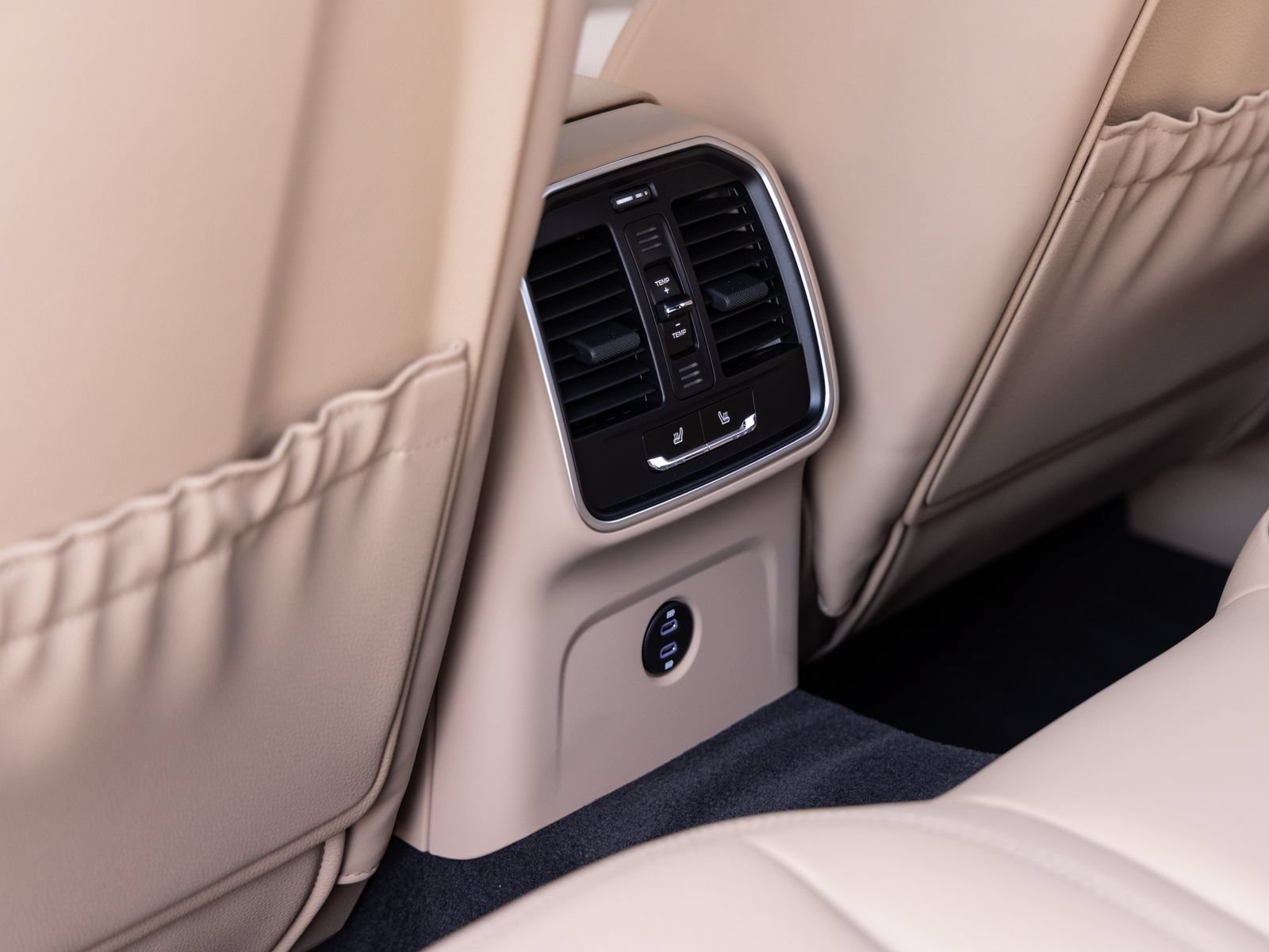 Certified 2026 Porsche Macan AWD/4WD image 27