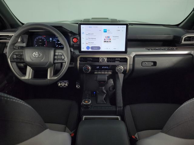 Used 2025 Toyota Tacoma TRD Sport image 25