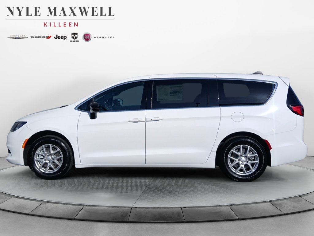 New 2027 Chrysler Pacifica LX FWD image 13