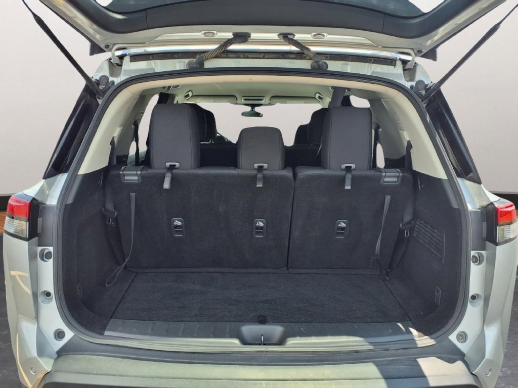 Used 2024 Nissan Pathfinder SV FWD image 23