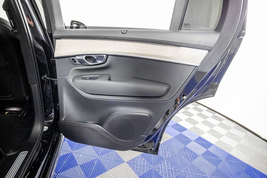 Used 2026 Volvo XC90 B6 Ultra w/ Lounge Package image 18
