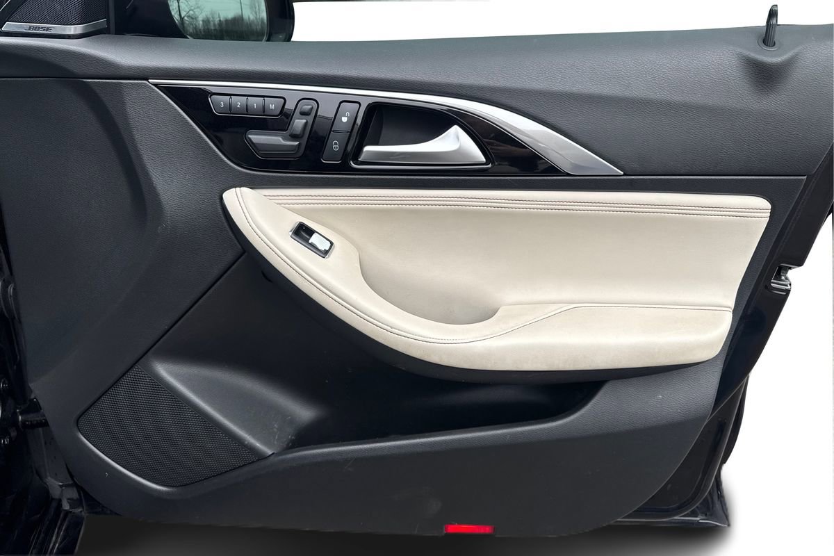 Used 2017 INFINITI QX30 Premium w/ Technology Package image 23