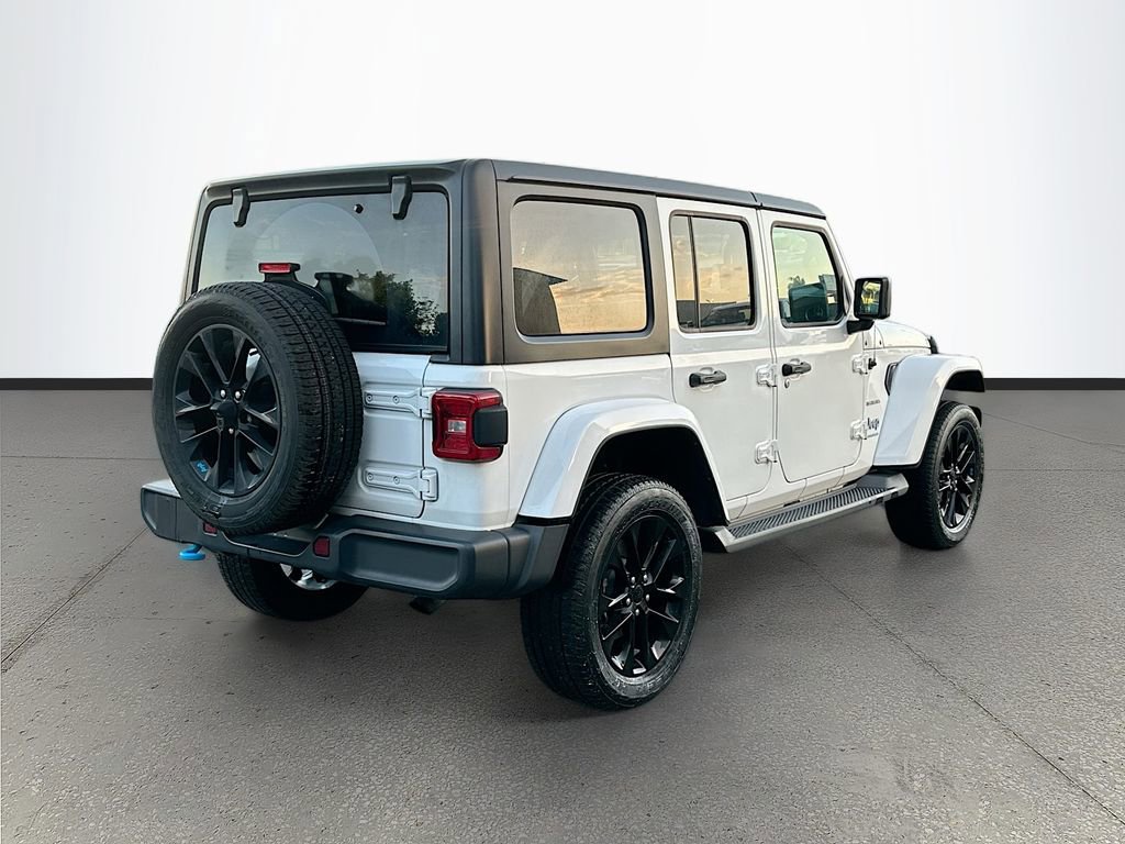 Used 2023 Jeep Wrangler Unlimited Sahara w/ Cold Weather Group image 7
