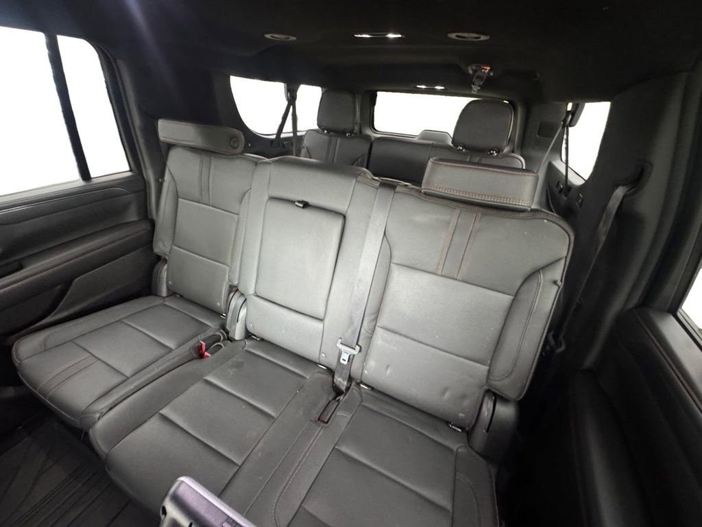 Used 2022 Chevrolet Suburban RST w/ Luxury Package AWD/4WD image 14