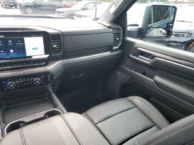 Used 2025 Chevrolet Silverado 2500 LTZ w/ LTZ Plus Package AWD/4WD image 22