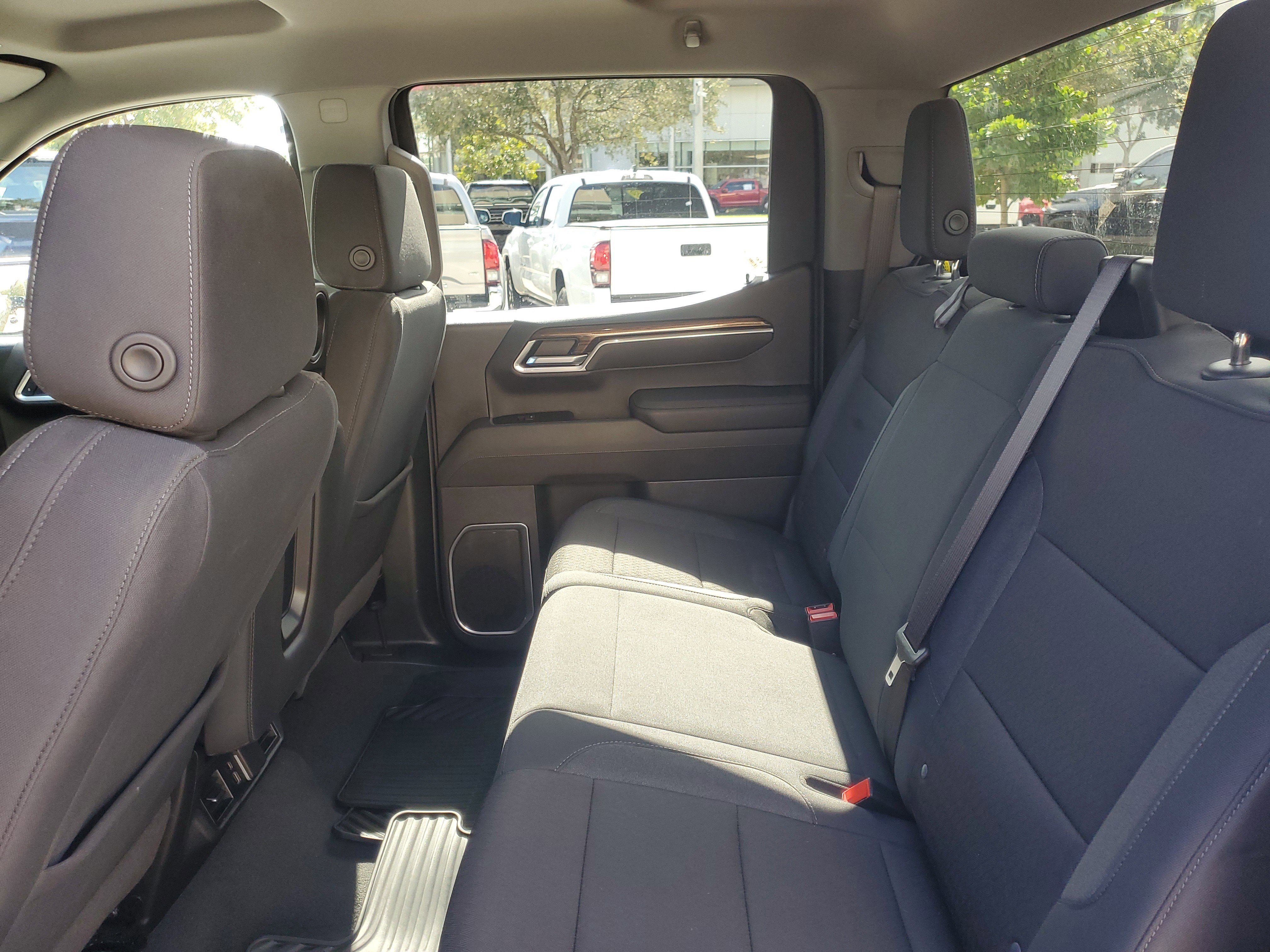 Used 2025 Chevrolet Silverado 1500 LT image 10