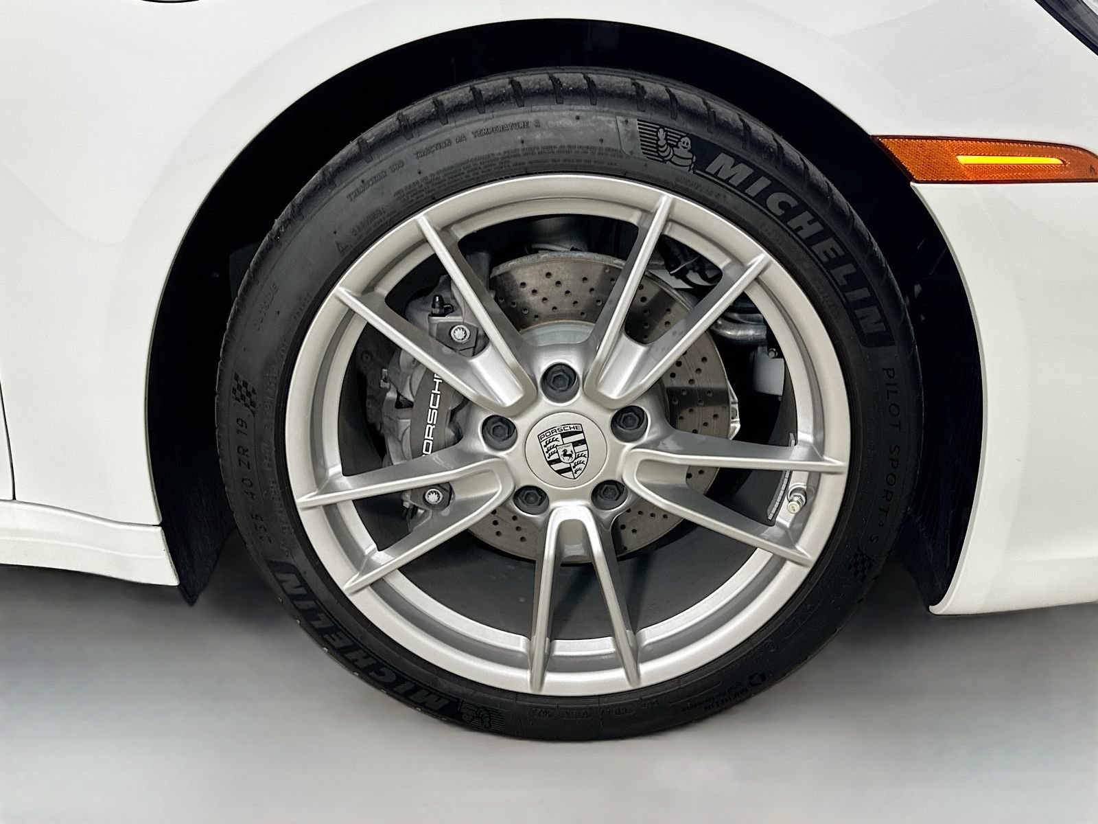 Used 2024 Porsche 911 Carrera RWD image 10